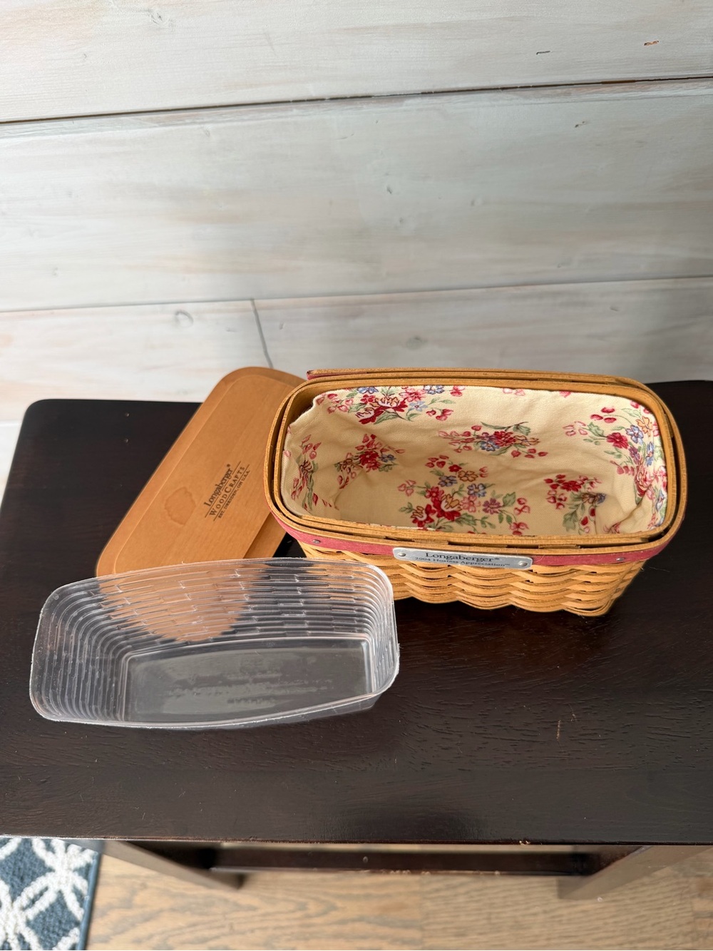 Longaberger 2004 Hostess Appreciation basket w/ woodcrafts Lid liner & Protector